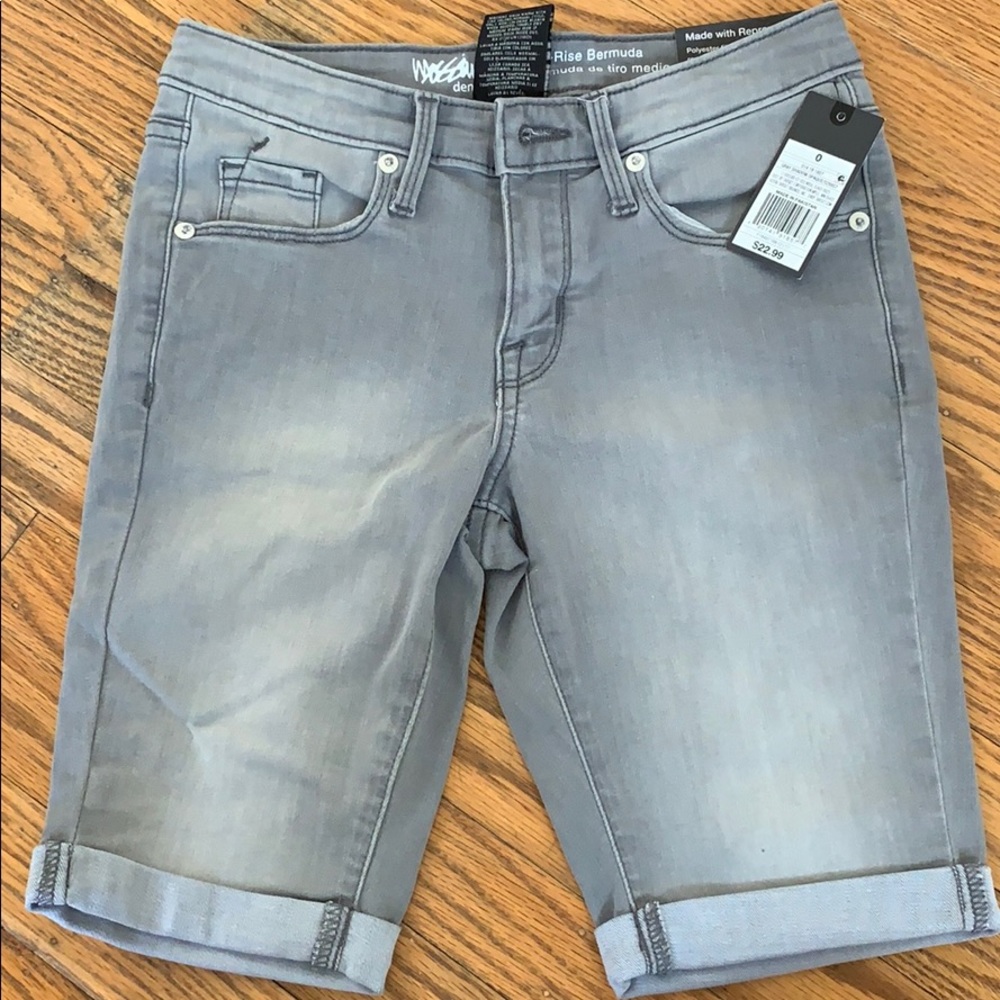 Mossimo mid-rise bermuda shorts
